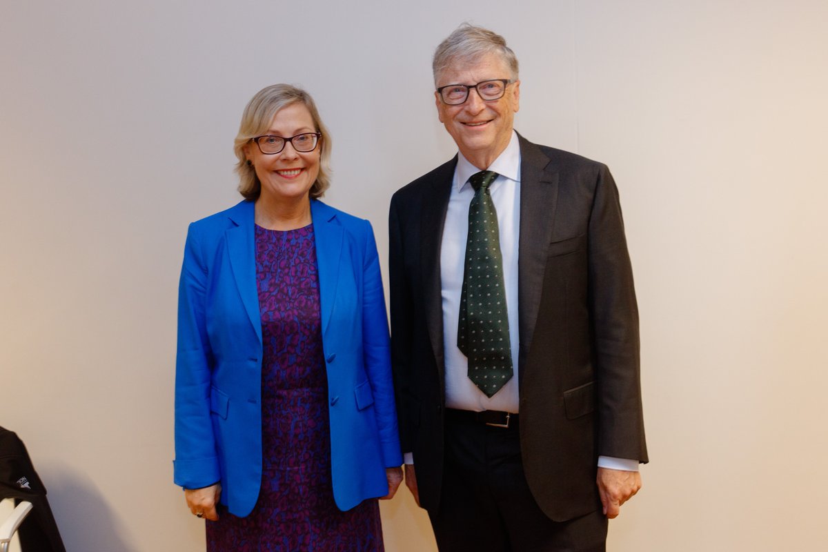 We are committed to contributing to the @UN #SDG3 to ensure healthy lives & promote well-being for all! @ratsosi & @BillGates met yesterday on the occasion of the #GrandChallenges to discuss collaboration opportunities in infectious diseases research.