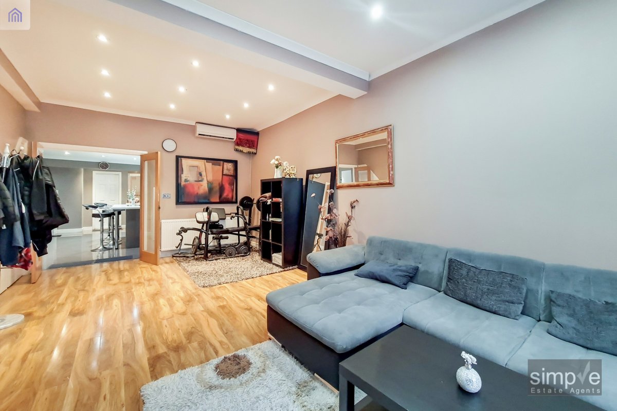 Simple Estate Agents tweet media