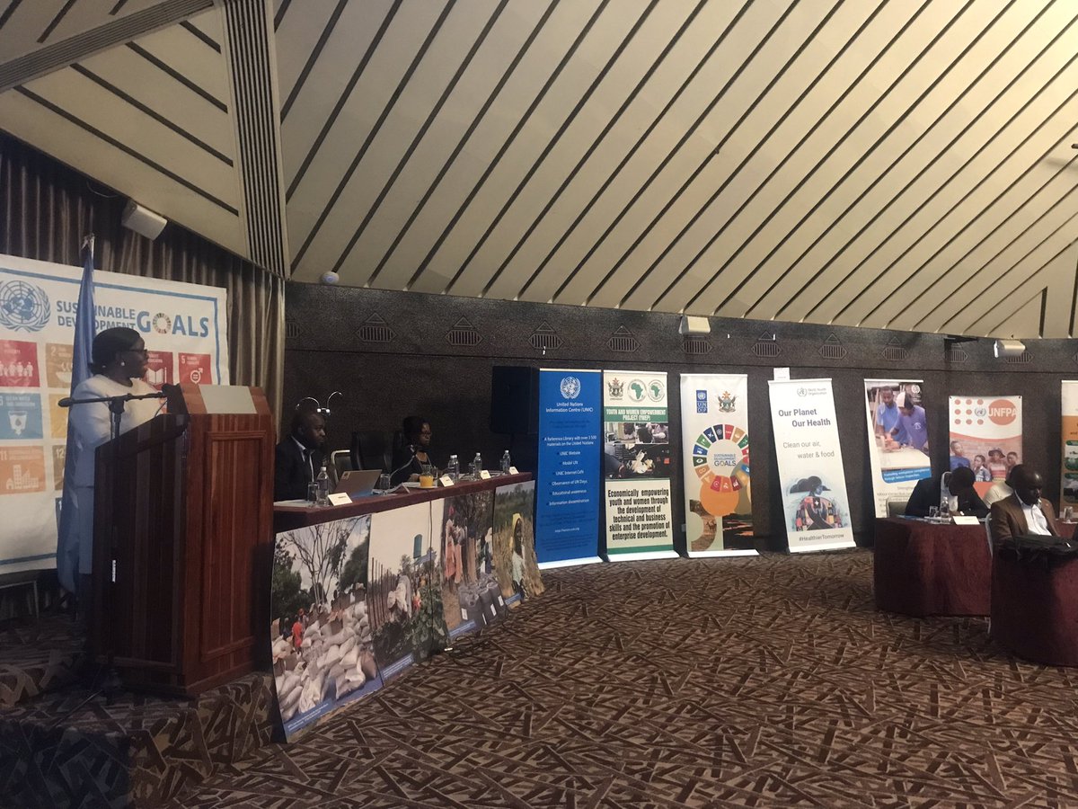 UNFPA Zimbabwe (@unfpa_zimbabwe) on Twitter photo Speaking workshop with #youngpeople on #ClimateAction acting <a href="/UNZimbabwe/">UN Zimbabwe</a> resident coordinator & <a href="/UNFPA_Zimbabwe/">UNFPA Zimbabwe</a> representative <a href="/Emuia/">Esther Muia</a> - young people can be agents of positive change if engaged adequately & given opportunity <a href="/zimyouthcouncil/">Zimbabwe Youth Council</a> @UNIC_HARARE <a href="/EdwardKallon/">Edward Kallon</a> Speaking workshop with #youngpeople on #ClimateAction acting <a href="/UNZimbabwe/">UN Zimbabwe</a> resident coordinator & <a href="/UNFPA_Zimbabwe/">UNFPA Zimbabwe</a> representative <a href="/Emuia/">Esther Muia</a> - young people can be agents of positive change if engaged adequately & given opportunity <a href="/zimyouthcouncil/">Zimbabwe Youth Council</a> @UNIC_HARARE <a href="/EdwardKallon/">Edward Kallon</a>