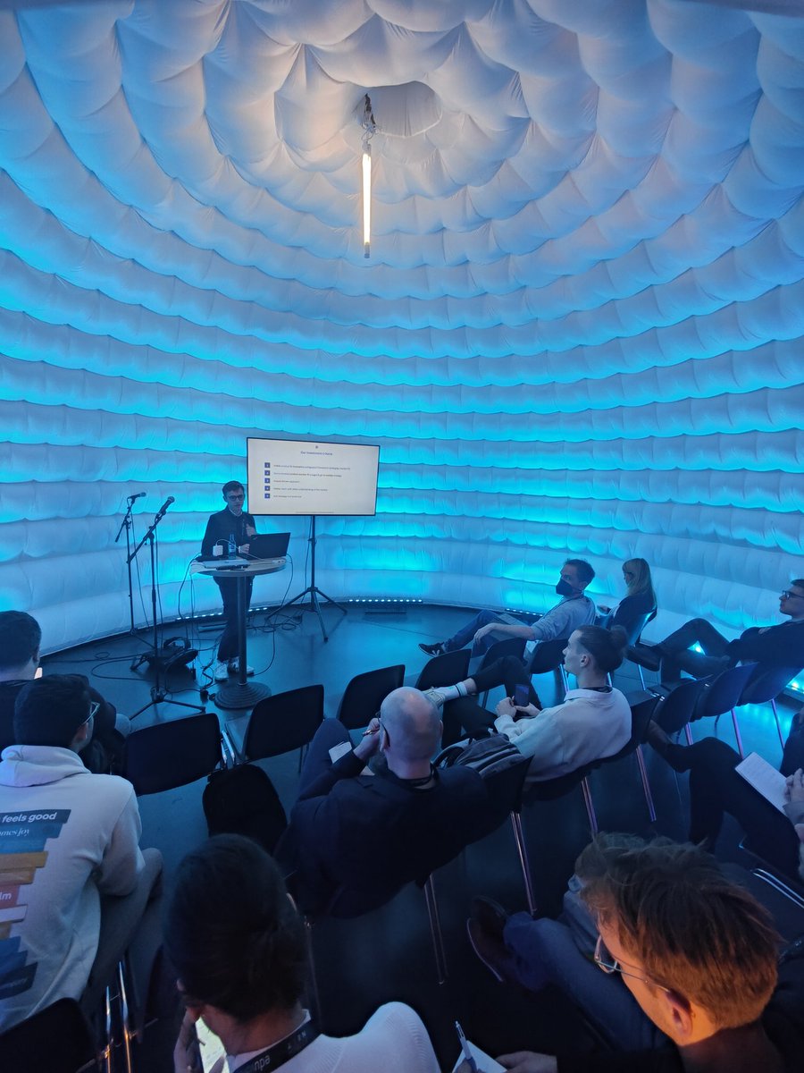 Investor's workshop at Edtech Next 🇩🇪 with the OG <a href="/AlexandreGlaser/">Alexandre Glaser</a> 🔴🔵 from <a href="/Educapital_vc/">Educapital</a> 
👁️👄👁️ #edtechnext #edtech