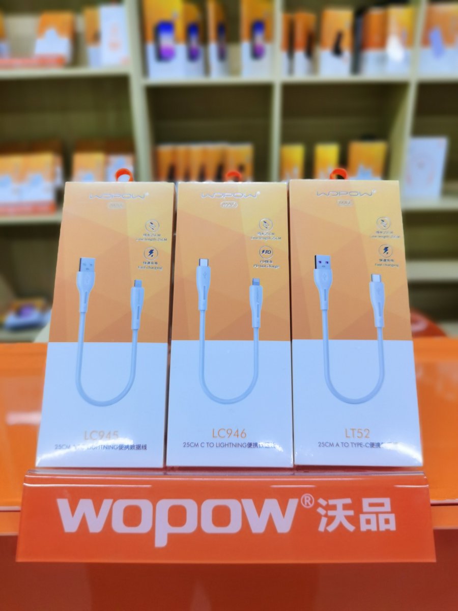 Kevin06033's tweet photo. 🏁🏁 Wopow Portable New TPE 25CM High Quality Charging Data Cable👍👍
😊LT52-USB to Type C
🙂LC945- USB to Lightning
🙂LC946- Type C to Lightning
📲📲wholesale Contact Wechat/whatsapp: +8613530425649
#PD #PDcable #iphone #charger #wopow #usbcable #typec #usb #usbtypechub #usbc https://t.co/8w6C79GvAa