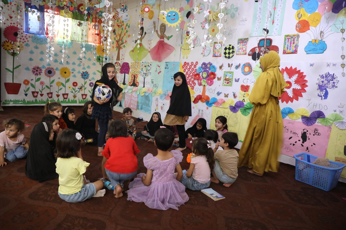 Seeing children playing, joking, & giggling gives us hope to continue working hard for them. However, this wouldn't be possible w/out the support of our donors who make it possible for @UNICEFAfg to provide child-friendly spaces for 19K+ children in the north of Afghanistan.