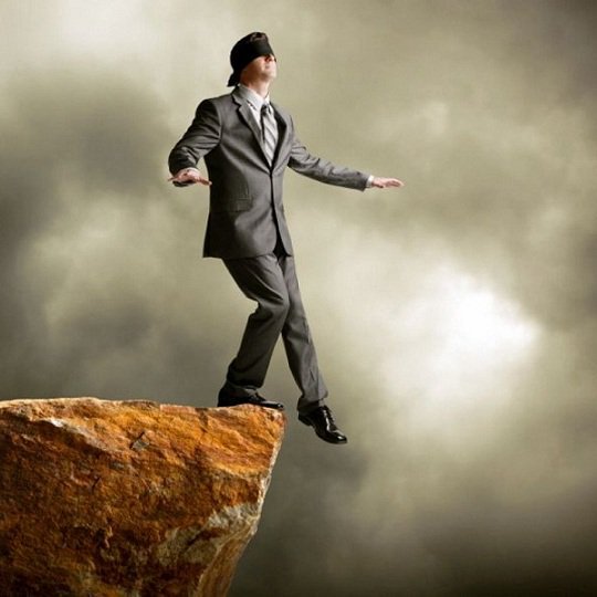 حدسك لا يخطئ ، الغرائز الداخلية ومشاعر عدم الإرتياح لم تخلق عبثًا ، هذه طريقة لإخبارك بأن هناك خطأ، لا تجازف في تجاهله