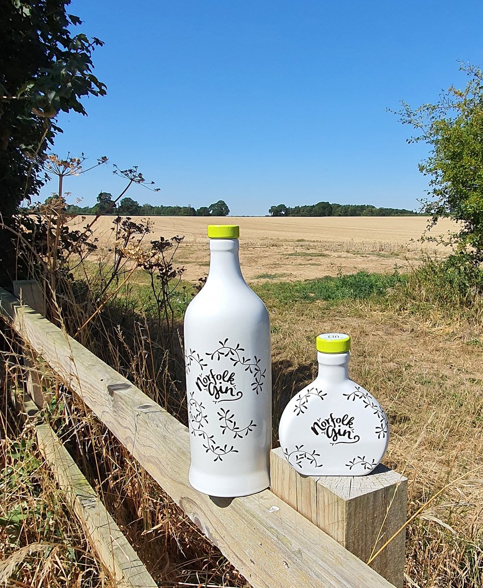 norfokgin's tweet photo. Alarm set for taste testing. Dropping the last 2 botanicals in to finish the Norfolk Gin. It takes 4 days and 90 minutes to make a batch. Cheers. #norfolkgin #slowgin #gin #fun https://t.co/apcP3yiSqg