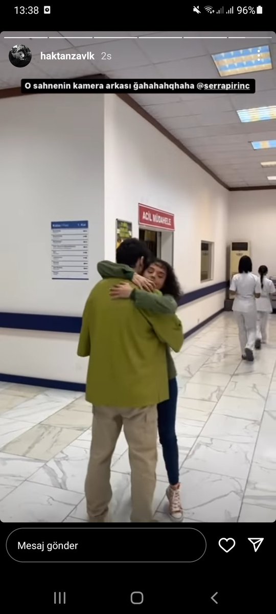 bu sahnenin arkasında gerçekten anlamazdın çalıyor dimi...hayir ağlarim dayanamam