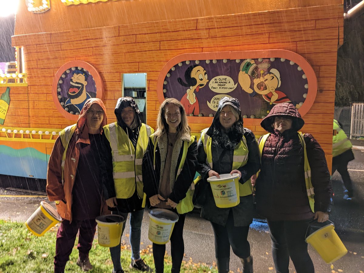 FearFreeCharity's tweet photo. Check out our team in action at the Trowbridge carnival❗ We are really #proud of everyone for braving the weather and raising awareness and support for Splitz❗

#trowbridgecarnival #trowbridge #carnival #Collection https://t.co/2QriNVbJKE