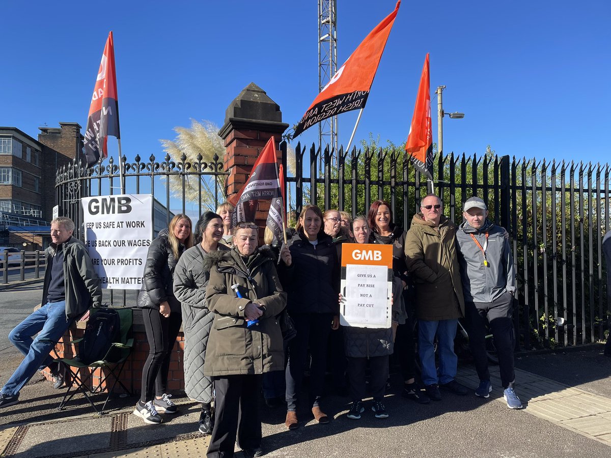 Lisa_71pool's tweet photo. Hard to believe today is week 5 of #strike action #Jacobs #Aintree 
Day 17 starts at 7pm tonight as workers  stand strong for fair pay with no strings attached.
@pladis_Global are a profitable multi million business, #TimeToPayUp @murat__ulker @McVities @PaulMaccaGMB @IanByrneMP https://t.co/tpS4jgoHYg