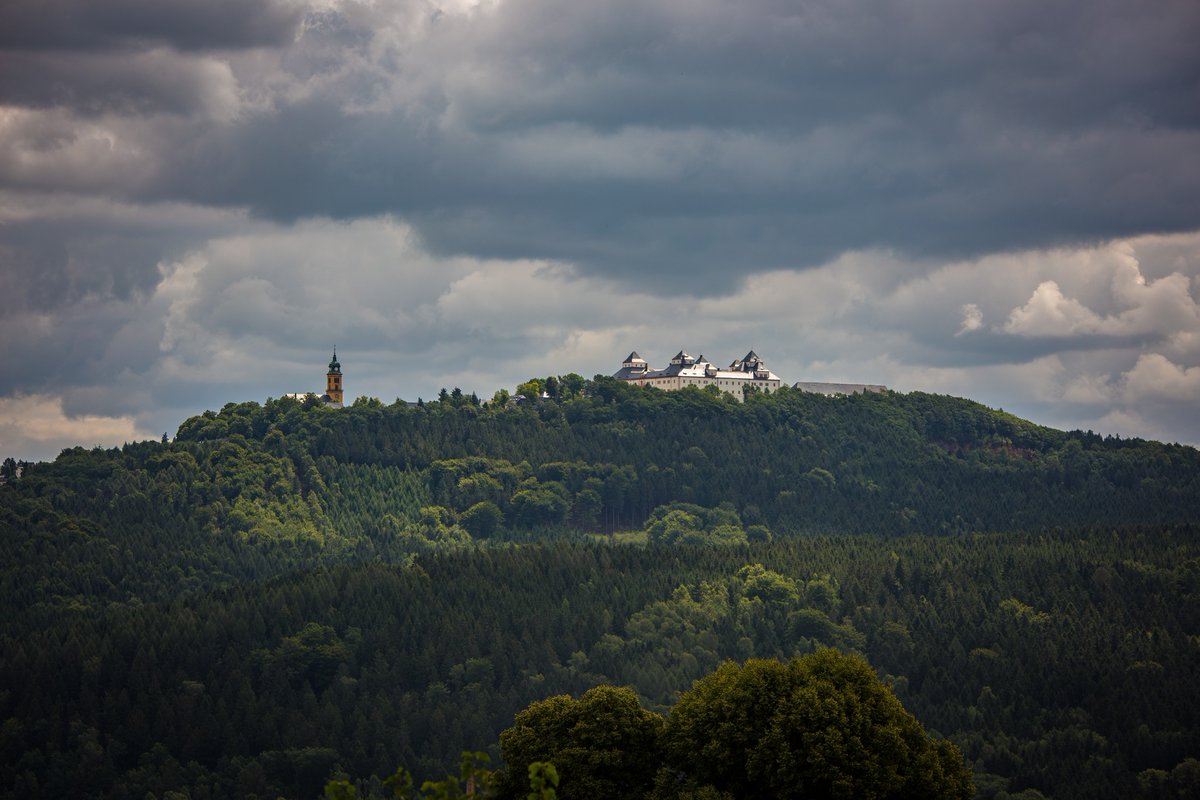 How would you like discovering a new castle? Augustusburg Castle, splendidly located in the #OreMountains, was built in the 16th century as a hunting lodge and pleasure palace. A true Renaissance beauty, ready to be conquered by you 🙂 #Saxony