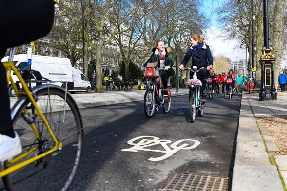 “It is in everyone’s interest to level up walking and cycling infrastructure” Active travel and motoring groups combine to urge government to protect cycling funding, after report finds that active travel generates £36.5 billion for UK economy road.cc/296803 #cycling