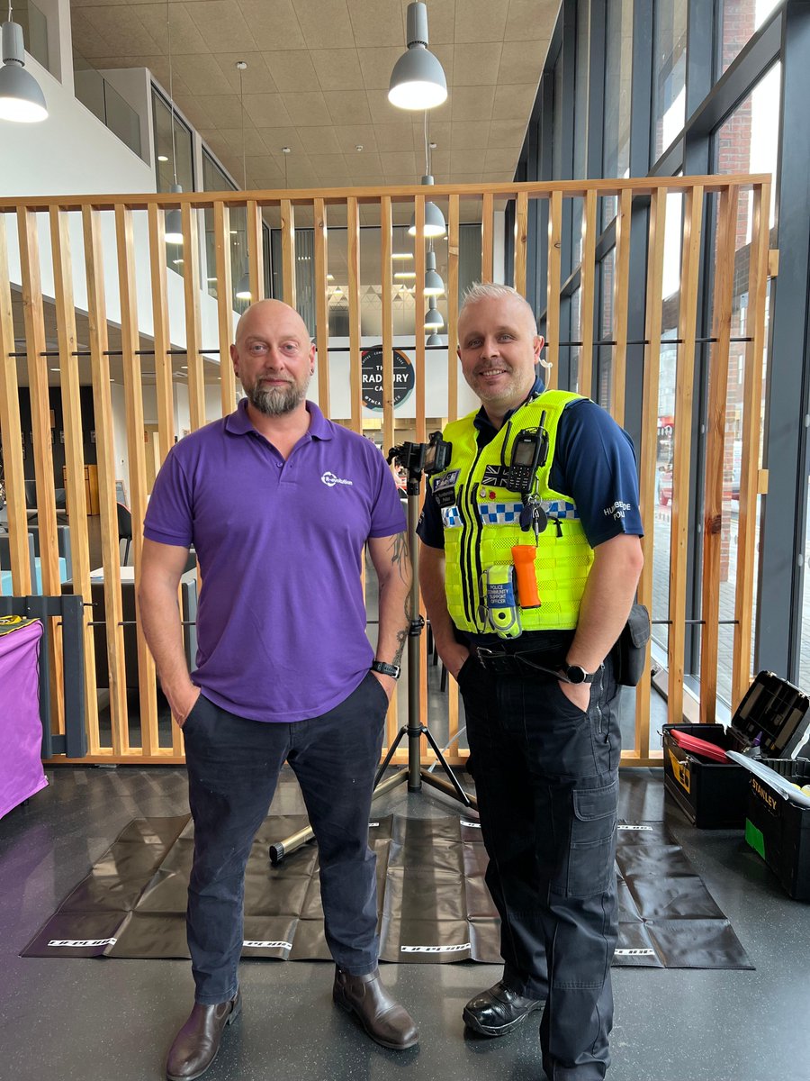 HumberbeatNEL's tweet photo. #freemanstreet PCSO Kerry and PCSO Marc are at YMCA Freeman Street today until 2.30pm. Come along and sign your bike up to the national register and a bike service. Both are free of charge. Pop along now with your bike and see how it works #jointpartnershipworking #7866 #7506 https://t.co/7Ik70lU3qP