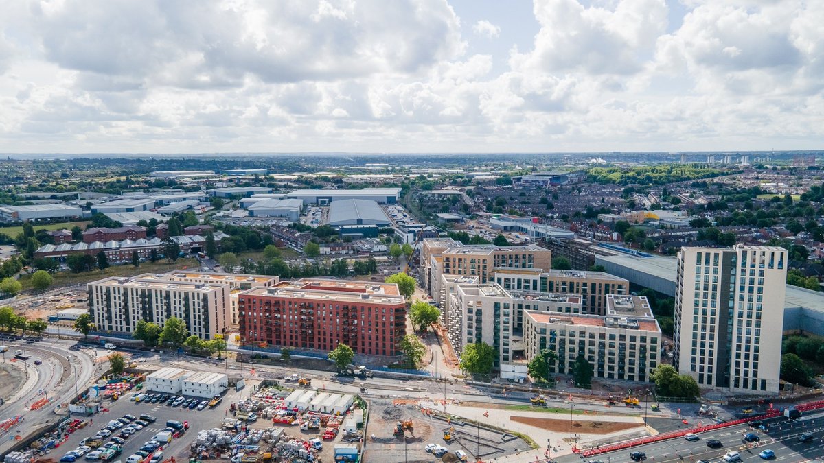 Perry Barr Residential Scheme lands prestigious RICS UK award 🎉 🏆🏘️ Reaction from those involved with this council-led scheme, including @BrumLeader @Lendlease and @ArcadisUK here: orlo.uk/6xrV1 @RICSnews #BeBoldBeBham #PB2040