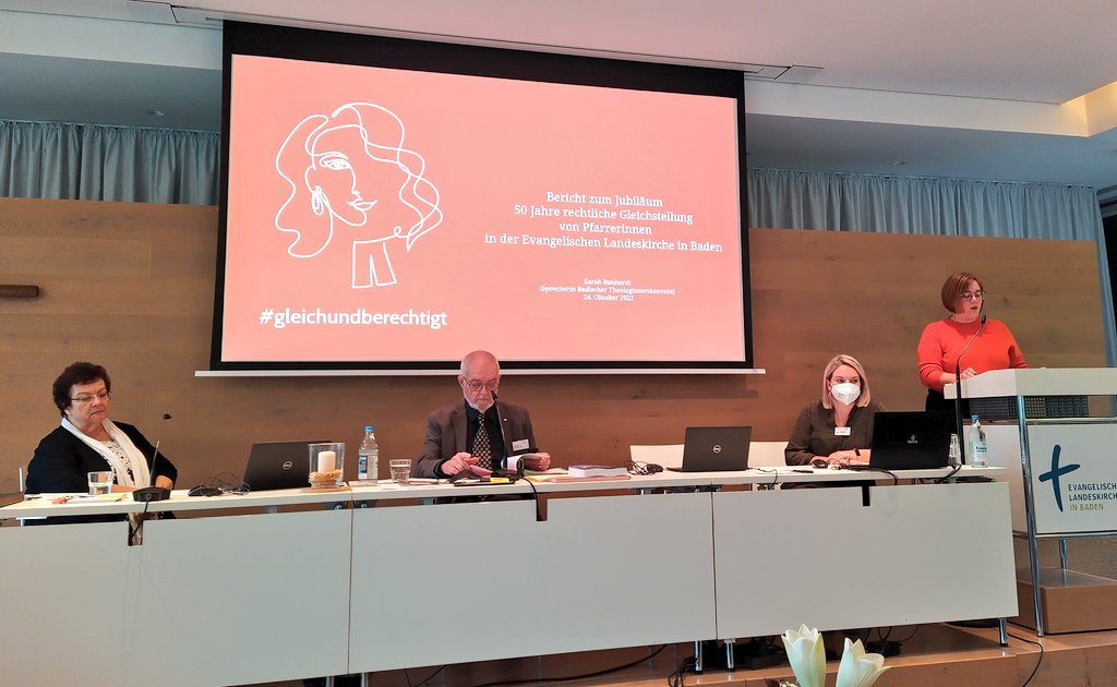 Es ging bei #gleichundberechtigt natürlich nicht nur um Vergangenheit, sondern darum, was auch heute zB gegen #sexismus zu tun ist @sarahdorothee <a href="/FrauenIn/">gleichundberechtigt</a>