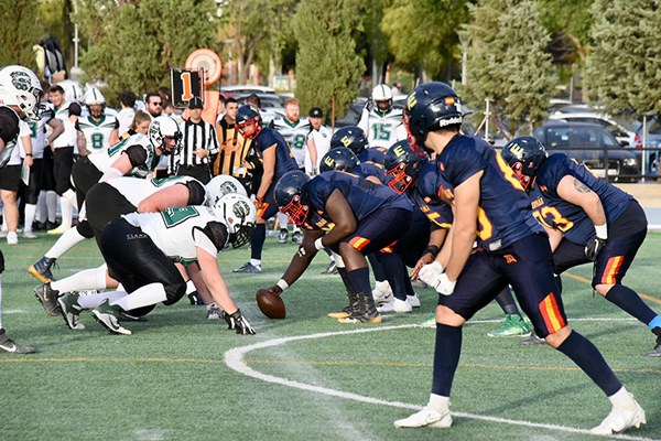 AytoPinto's tweet image. 🏈🍀Pinto, talismán en la victoria de la selección española de fútbol americano frente a Irlanda este sábado por 26-7. 

🏟️El estadio Rafael Mendoza acogió el triunfo de los nuestros en su camino hacia el grupo A. 

🔎Más información: bit.ly/3gq8KQQ

#VivePinto