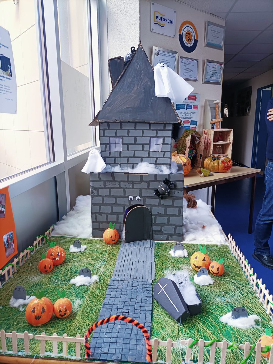 triouzoune's tweet photo. Les résultats pour le concours d’Halloween sont arrivés.
Prix spécial pour la vidéo suivante :
https://t.co/WMbKRgIkAa
Merci à tous les participants pour leurs superbes créations ! @triouzoune @aclimoges @DSDEN19 https://t.co/KCICtXPBMZ