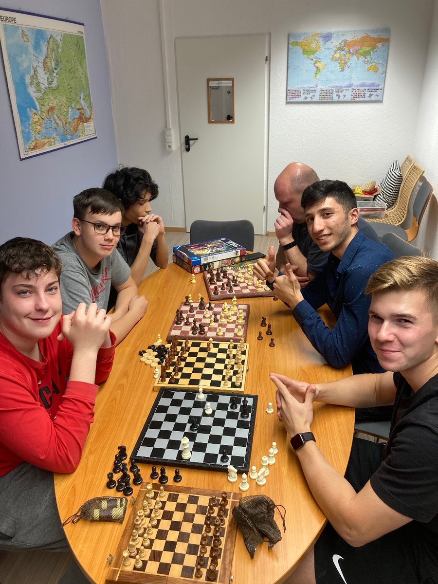 BBISofficial's tweet photo. Life at BBIS Boarding includes a full programme of weekday and weekend activities and clubs. Since the beginning of autumn our boarding students have been on a rafting trip, went on sightseeing trips to Berlin and visited museums. #BBISBoarding #WeareBBIS #boardingschools https://t.co/xJxxppvrb7
