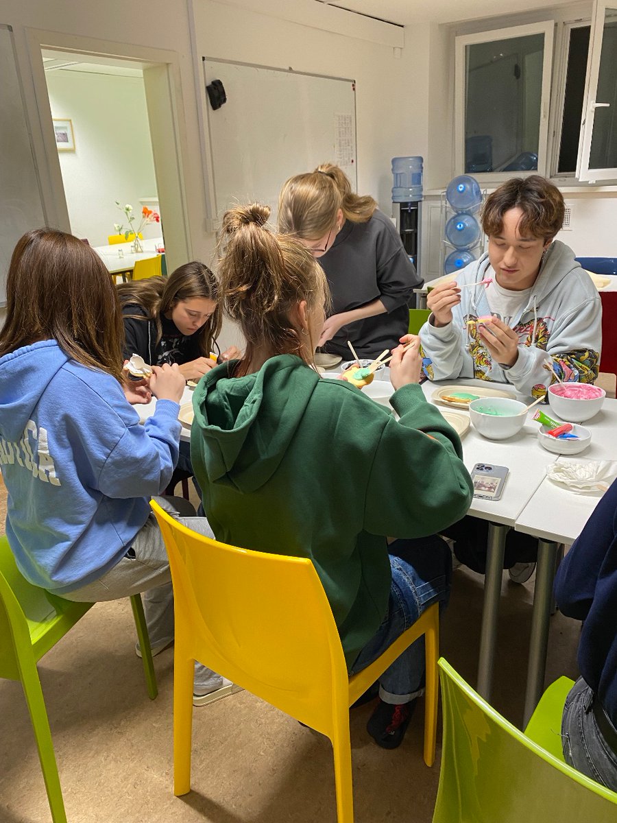 BBISofficial's tweet photo. Life at BBIS Boarding includes a full programme of weekday and weekend activities and clubs. Since the beginning of autumn our boarding students have been on a rafting trip, went on sightseeing trips to Berlin and visited museums. #BBISBoarding #WeareBBIS #boardingschools https://t.co/xJxxppvrb7