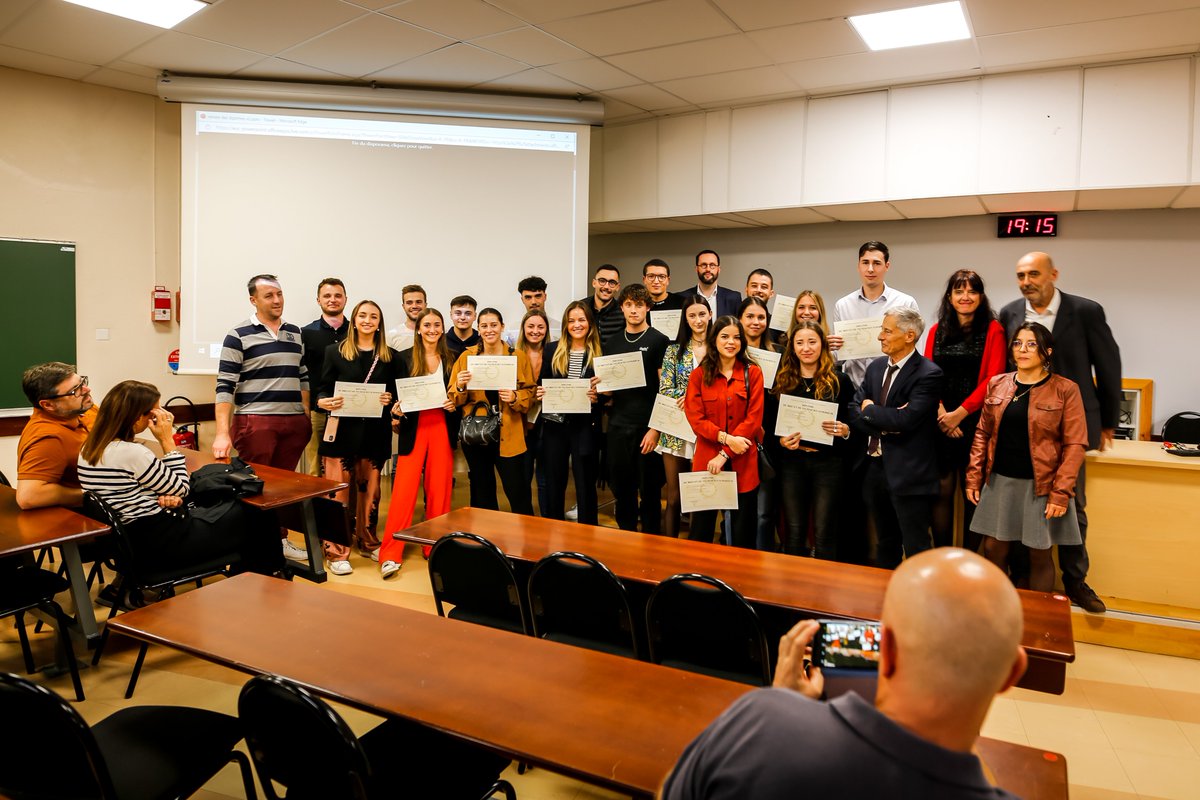 lycee_saliege's tweet photo. Soirées retrouvailles pour tous nos étudiants diplômés des BTS commerciaux 2022 du @lyceepostbacsaliege
#bts #saliege https://t.co/lI9glS5zmJ