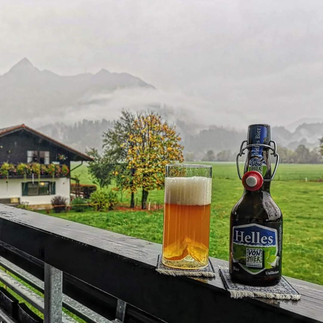brunnenbraeu's tweet photo. Brauerei Clemens Härle - Von Hier - Helles Bier (***) 5,0%
#beerwithaview #beeronthecarpet
#härle #brauereihärle #hellesbier #vonhier https://t.co/JdQNoo6PRb