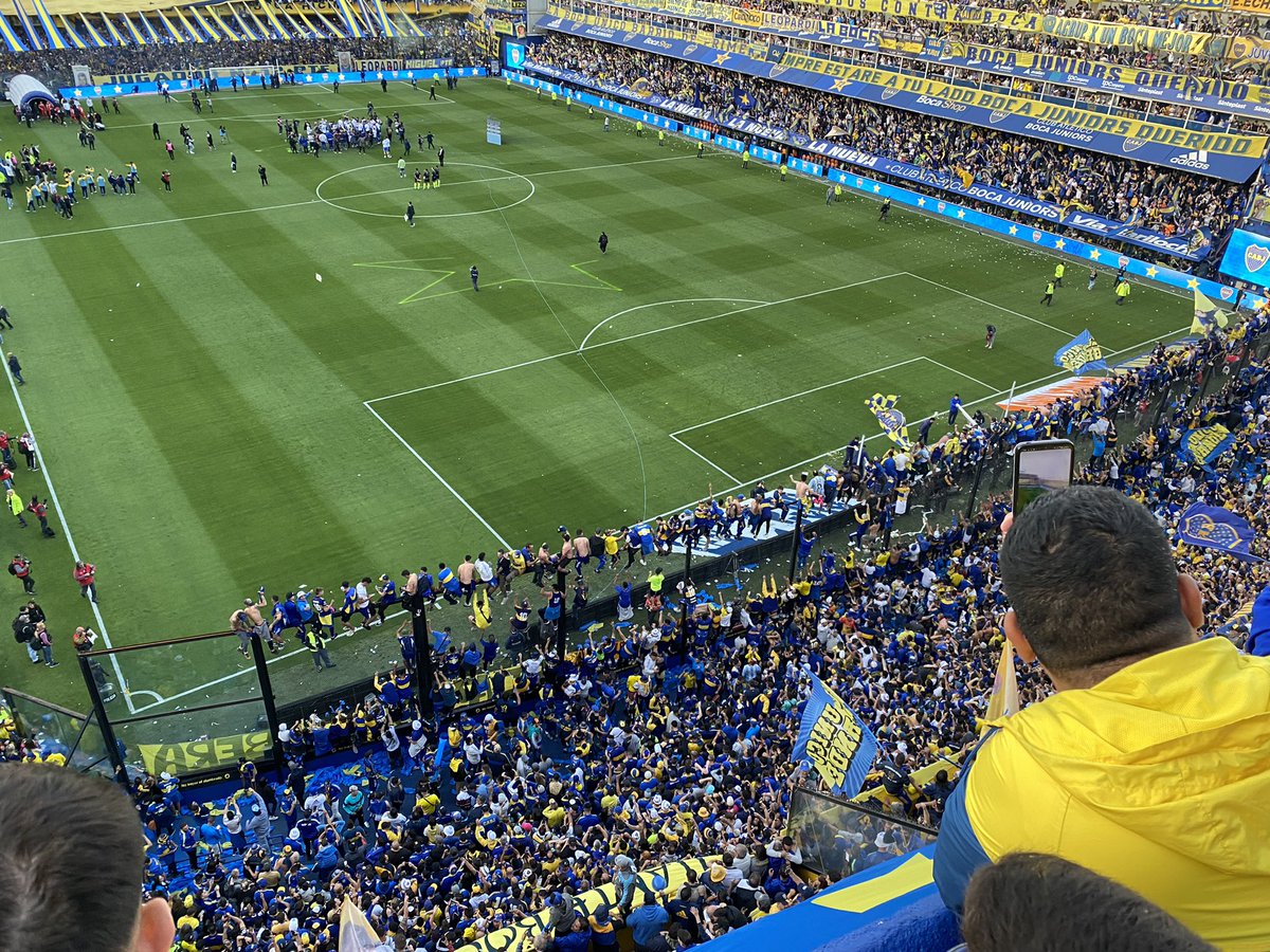 Bierie05's tweet photo. In #BuenosAires bij Boca Juniors vs Independiente geweest. Unieke belevenis!!!! 🤩
@BocaJrsOficial 
#Siempre𝗖𝗔𝗠𝗣𝗘𝗢𝗡𝗘𝗦 🏆
#Siempre𝗕𝗢𝗖𝗔 🔵🟡🔵 https://t.co/Mv0Iopu9Jc