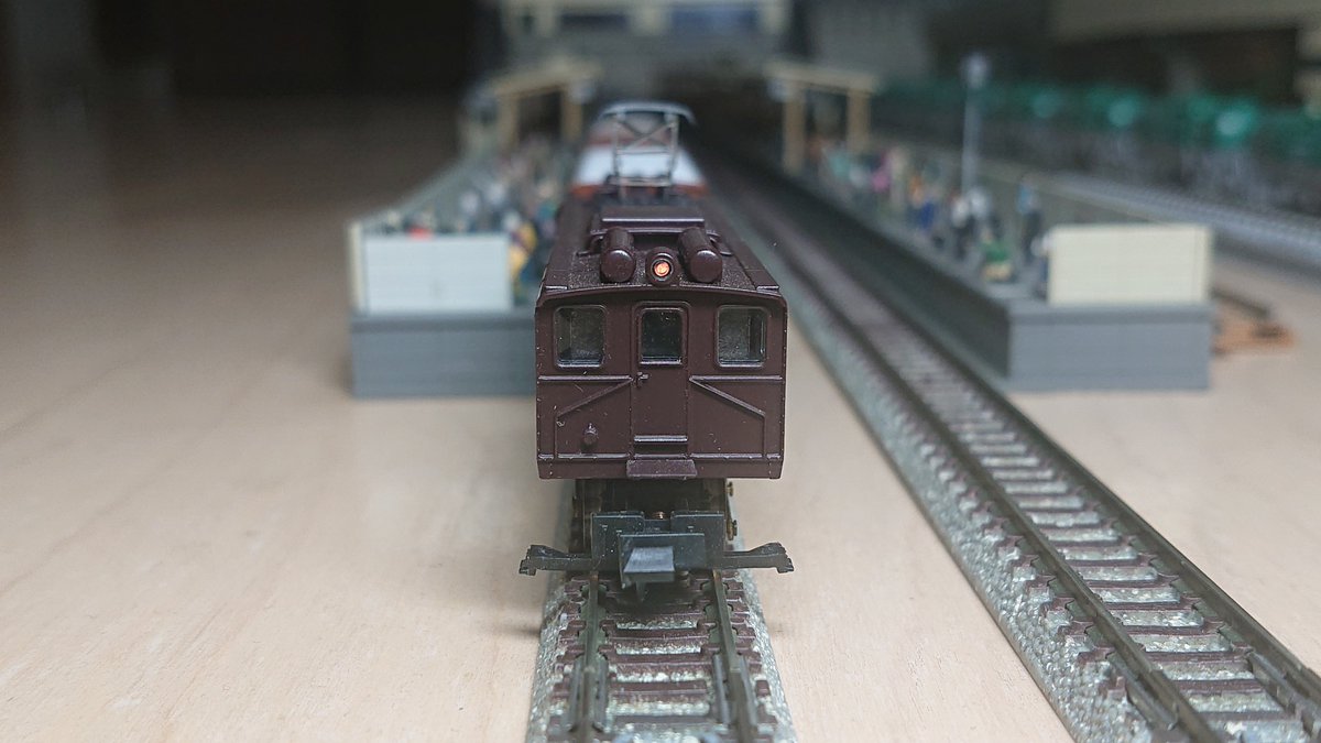 hagutetsu's tweet photo. マイクロエースのED41-1も麦球だった
DD50のLED化で抵抗の在庫が無くなったから草心で表面実装型の電球色LEDと共に100個購入した
届くまでED41は留置線に放置かな
#Nゲージ #鉄道模型 #MICROACE #マイクロエース #日本国有鉄道 #国鉄 #ED41 #電気機関車 https://t.co/2fp38NqCxY