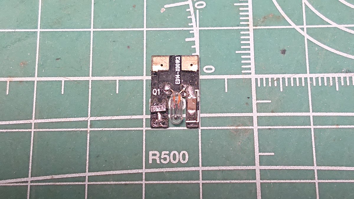 hagutetsu's tweet photo. マイクロエースのED41-1も麦球だった
DD50のLED化で抵抗の在庫が無くなったから草心で表面実装型の電球色LEDと共に100個購入した
届くまでED41は留置線に放置かな
#Nゲージ #鉄道模型 #MICROACE #マイクロエース #日本国有鉄道 #国鉄 #ED41 #電気機関車 https://t.co/2fp38NqCxY