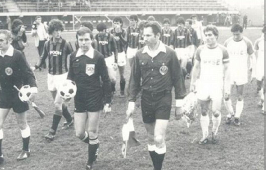 MemoriesMilan's tweet photo. Ovvero #Vitkovice,#Osiek e #Haladas,oltre al #Milan che vinse la B nel 1981.
Lo confesso,quando penso che il Milan ha giocato a #Szombathely mi vengono I brividi.
Alcuno pensano,o scrivono,che quella coppa Noi la teniamo nascosta.
Nulla di più falso,anzi.
👇 https://t.co/Rb1XWljmjt