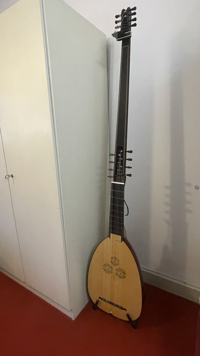 あさけ🇳🇱🇨🇭🐤テオルボ奏者 on Twitter