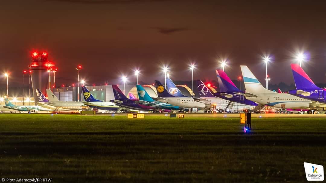 JakubChe's tweet photo. Z mojej inicjatywy #SejmikŚląskie przyjął apel do rządu RP w sprawie przekazania lub kupna dla #Śląskie akcji #GTLSA @KatowiceAirport to lotnisko, które dynamicznie i bardzo dobrze się rozwija.Z @KrupaMarcinpl złożyliśmy Węglokoksowi ofertę podjęcia rozmów nt. przejęcia udziałów. https://t.co/yKZ66AxjGH