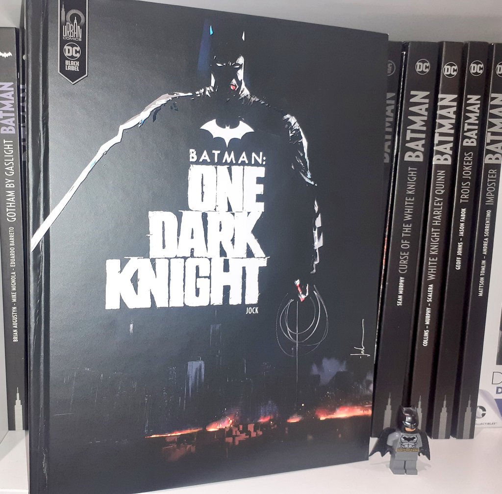 fisto_sr's tweet photo. 📚🦸🏻♂️🦇🌃 💥
#MondayMotivation:Début de semaine en suivant le Chevalier Noir dans une Nuit Noire.
@Batman:One Dark Knight écrit et dessiné par @Jock4twenty chez @UrbanComics pour @DCComics dans la collection "DC Black Label".
#Batman #OneDarkKnight #DCComics https://t.co/twdubBnwHf