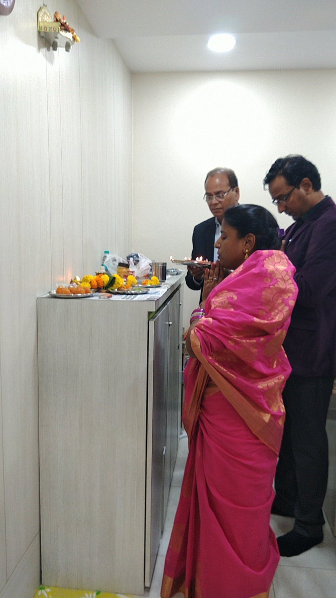 SingleDesk_Sol's tweet photo. Happy Diwali.. Diwali Celebration at our office. 
#DiwaliCelebration #DiwaliSpecial #Diwali2022 #businessgrowth https://t.co/d8oFcLu0gu