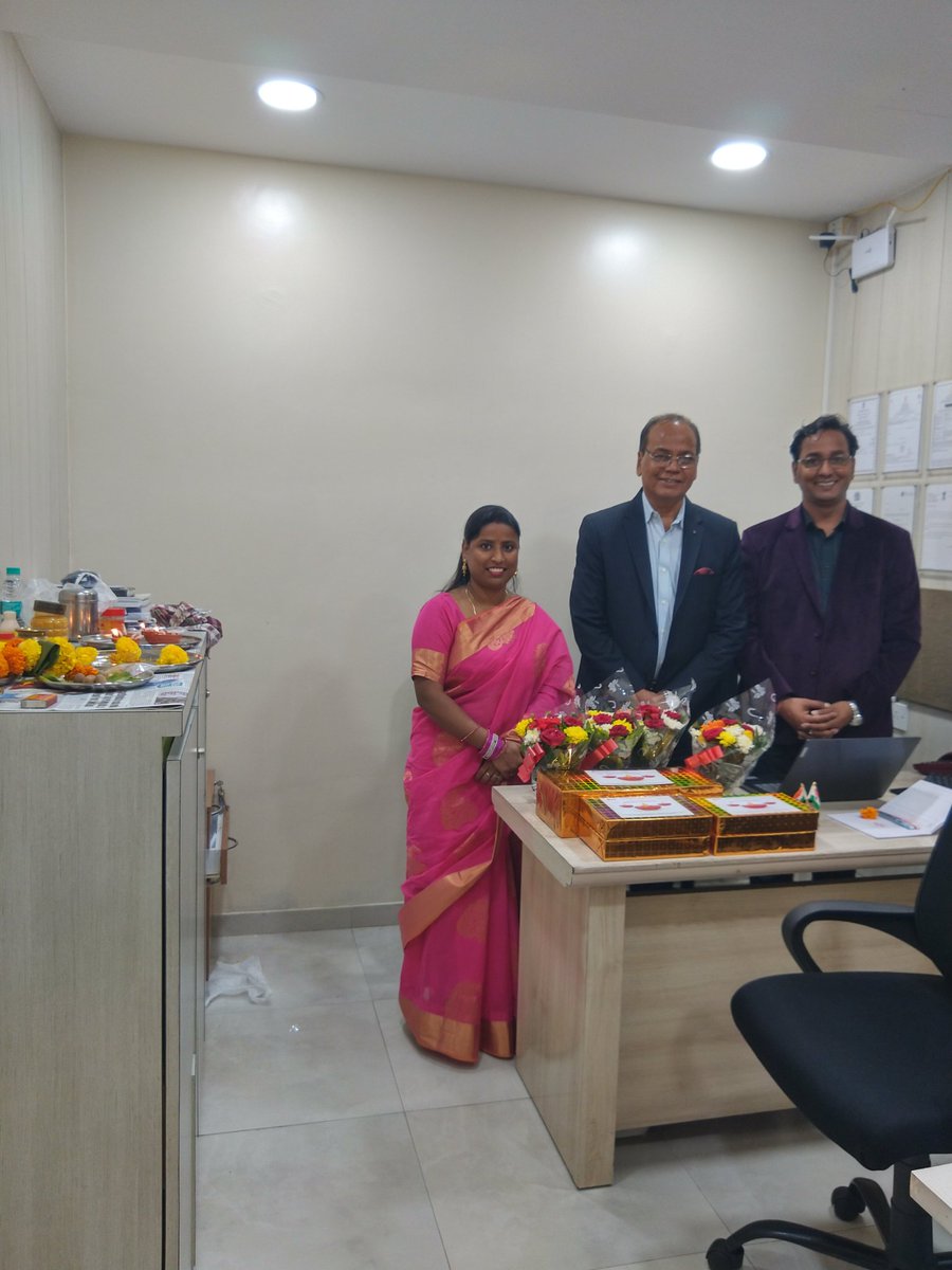 SingleDesk_Sol's tweet photo. Happy Diwali.. Diwali Celebration at our office. 
#DiwaliCelebration #DiwaliSpecial #Diwali2022 #businessgrowth https://t.co/d8oFcLu0gu