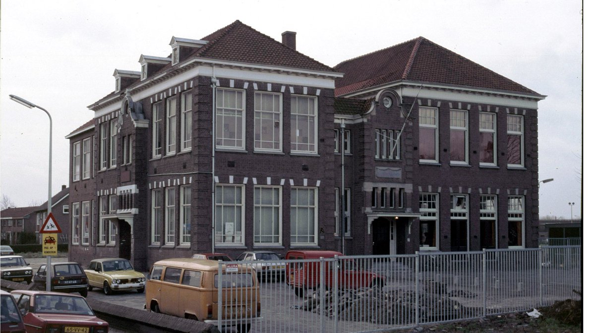 HistBodegr's tweet image. #Slopen en #Bouwen in #Bodegraven 
#Fotovoorstelling op 1 november in et Groene HartHuys om 10 en 20 uur. Meer informatie op historischekringbodegraven.nl/programmas