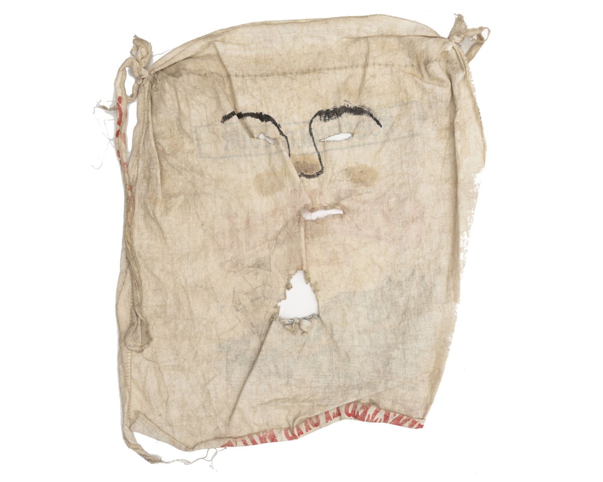 Museum Crush (@museumcrush) on Twitter photo This is a Celtic Halloween mask⤵️This mask, dating from the first half of the 20th century, is made from a piece of cloth from a flour sack. Used to celebrate Halloween in Ireland, where the holiday has its roots in the Celtic season festival of Samhain.
Follow <a href="/HornimanMuseum/">Horniman Museum and Gardens</a> This is a Celtic Halloween mask⤵️This mask, dating from the first half of the 20th century, is made from a piece of cloth from a flour sack. Used to celebrate Halloween in Ireland, where the holiday has its roots in the Celtic season festival of Samhain.
Follow <a href="/HornimanMuseum/">Horniman Museum and Gardens</a>