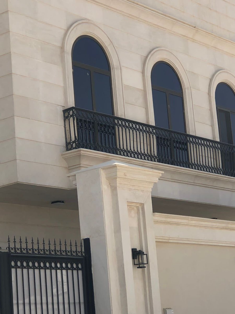 SiabAluminum's tweet photo. #المنيوم_نوافذ_فلل_واجهات
واجهة ألمنيوم  انودايز كارتن وول تتميز بلونها الأسود الفاخر والبني #الزجاج  دبل 24م م مقاومة للكسر عاكس HD gray مع شفاف | الرياض - الملقا 
من أعمالنا 
@SiabAluminum https://t.co/Mkl6sCcpQA