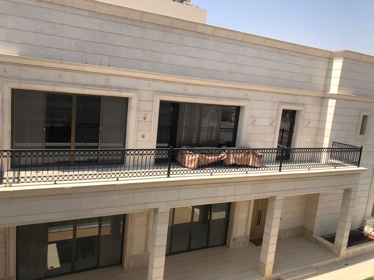 SiabAluminum's tweet photo. #المنيوم_نوافذ_فلل_واجهات
واجهة ألمنيوم  انودايز كارتن وول تتميز بلونها الأسود الفاخر والبني #الزجاج  دبل 24م م مقاومة للكسر عاكس HD gray مع شفاف | الرياض - الملقا 
من أعمالنا 
@SiabAluminum https://t.co/Mkl6sCcpQA