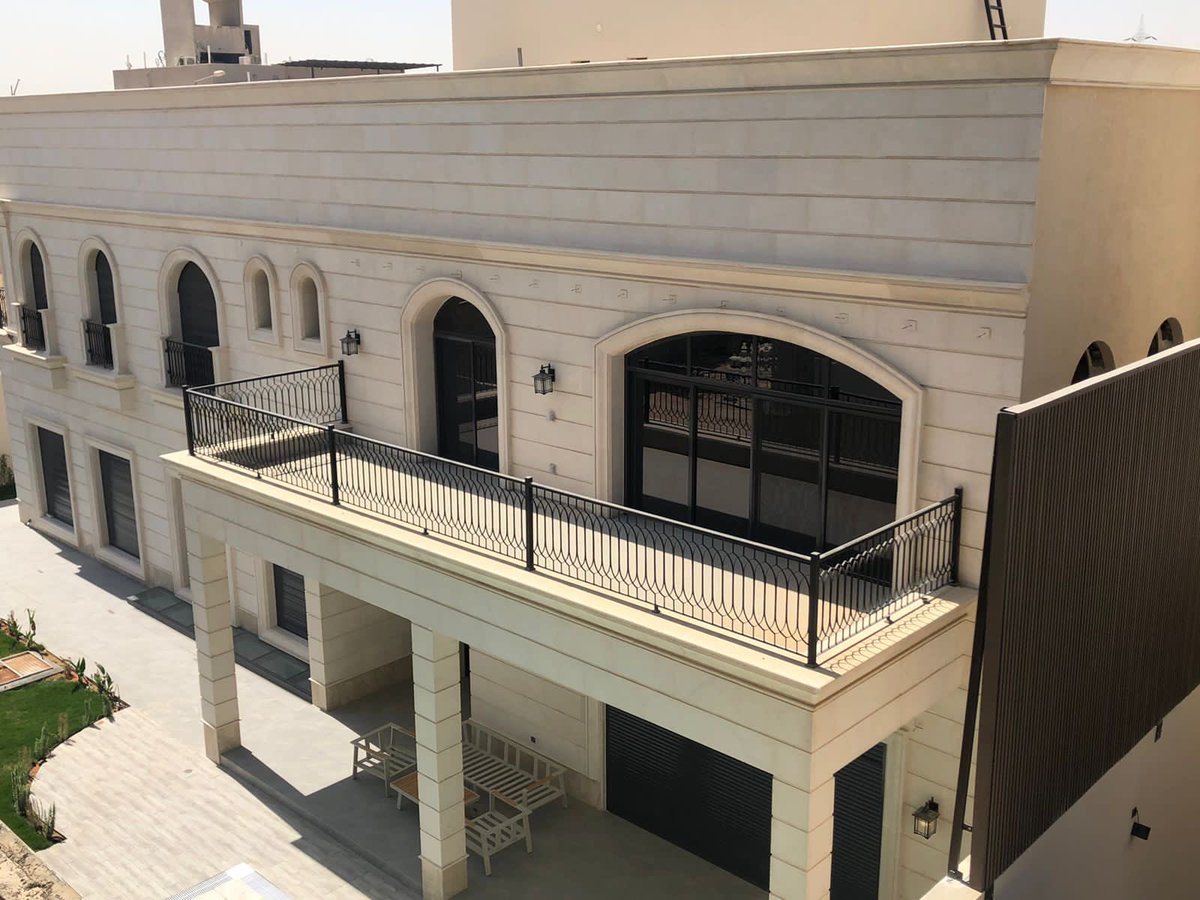 SiabAluminum's tweet photo. #المنيوم_نوافذ_فلل_واجهات
واجهة ألمنيوم  انودايز كارتن وول تتميز بلونها الأسود الفاخر والبني #الزجاج  دبل 24م م مقاومة للكسر عاكس HD gray مع شفاف | الرياض - الملقا 
من أعمالنا 
@SiabAluminum https://t.co/Mkl6sCcpQA