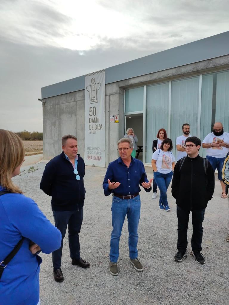 ⚱ El II Encuentro Íbero en Basti llena de color las calles de Baza y se convierte en una nueva oportunidad de promoción turística

✨ Dieron la bienvenida a los asistentes el alcalde <a href="/manologavilan/">MANOLO GAVILAN</a> y el diputado de Turismo <a href="/enriquePINOS/">José Enrique Medina</a> 

ayuntamientodebaza.es/2022/10/24/exi…