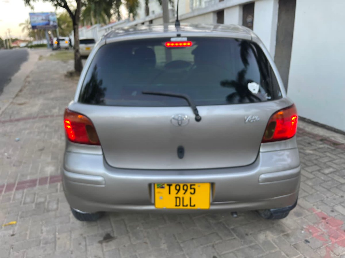 DarcityMagari's tweet photo. Kindly Retweet 🙏 Then follow @DarcityMagari Utabarikiwa sanaa 🙏

TOYOTA VITZ OLD MODEL  MPYAA SANAA (DLL) PRICE MIL 7.9

Engine Code: 2sz-vvti
Engine capacity; 1290 cc
Mileage:  Low Mileage
Full ac
Full documents. 
Transmission; Automatic 
Imported from Japan🇯🇵

*0625004475* https://t.co/aFSYxBGCAa