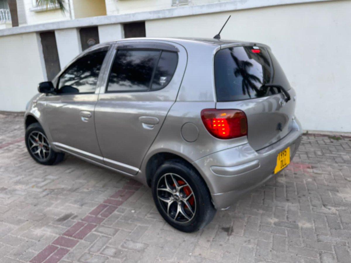 DarcityMagari's tweet photo. Kindly Retweet 🙏 Then follow @DarcityMagari Utabarikiwa sanaa 🙏

TOYOTA VITZ OLD MODEL  MPYAA SANAA (DLL) PRICE MIL 7.9

Engine Code: 2sz-vvti
Engine capacity; 1290 cc
Mileage:  Low Mileage
Full ac
Full documents. 
Transmission; Automatic 
Imported from Japan🇯🇵

*0625004475* https://t.co/aFSYxBGCAa