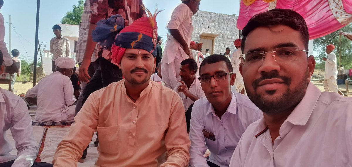 NarpatRajBarmer's tweet photo. गुड़ामालानी विधानसभा क्षेत्र के ग्रा प गोलिया जेतमाल में श्री दलाराम जी मेघवाल के मुकलावे की सभा में शामिल हुआ एवं वर- वधु को उज्जवल भविष्य की बधाई एवं शुभकामनाएं दीं। इस दौरान संघ के वरिष्ट कार्यक्रताओ एवं ग्रामीण जनों से भी मुलाकात की।
#Gudamalani #GoliyaJetmal https://t.co/AsTbx3aL2N