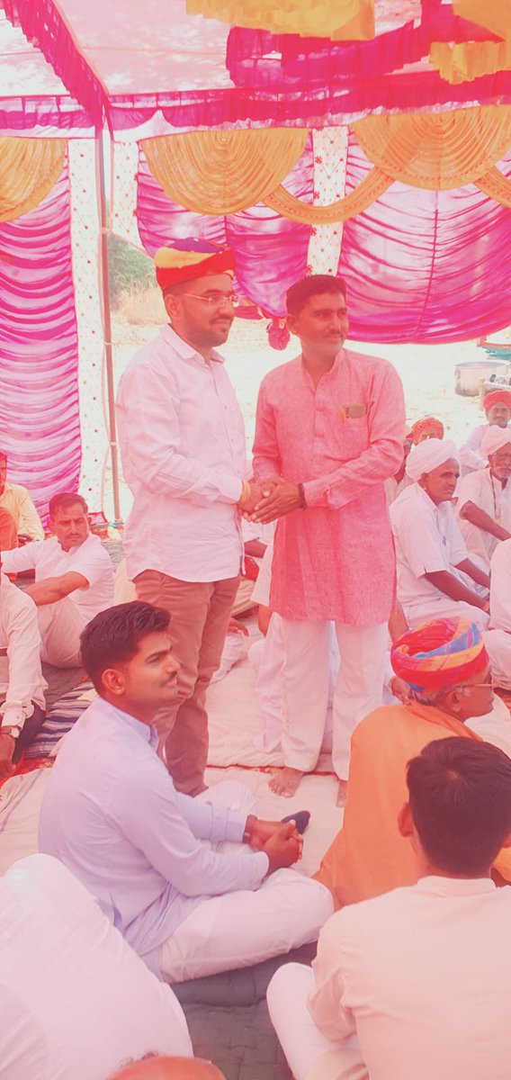 NarpatRajBarmer's tweet photo. गुड़ामालानी विधानसभा क्षेत्र के ग्रा प गोलिया जेतमाल में श्री दलाराम जी मेघवाल के मुकलावे की सभा में शामिल हुआ एवं वर- वधु को उज्जवल भविष्य की बधाई एवं शुभकामनाएं दीं। इस दौरान संघ के वरिष्ट कार्यक्रताओ एवं ग्रामीण जनों से भी मुलाकात की।
#Gudamalani #GoliyaJetmal https://t.co/AsTbx3aL2N