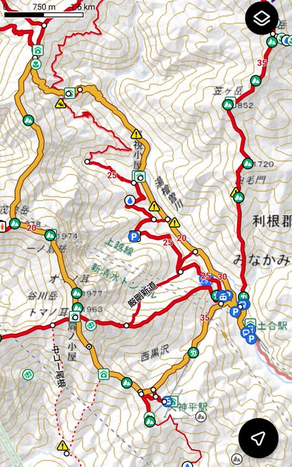 谷川岳…というか谷川連峰はこんな感じでした。1日目:湯檜曽川沿いに登って蓬ヒュッテで一泊2日目:武能岳、茂倉岳、一ノ倉岳、谷川岳(オキの耳・トマの耳)と縦走→天神平まで下りてロープウェーのはずが、うっかり最後まで徒歩下山。歩行距離22kmくらいでした。筋肉痛でまともに動けませんw 