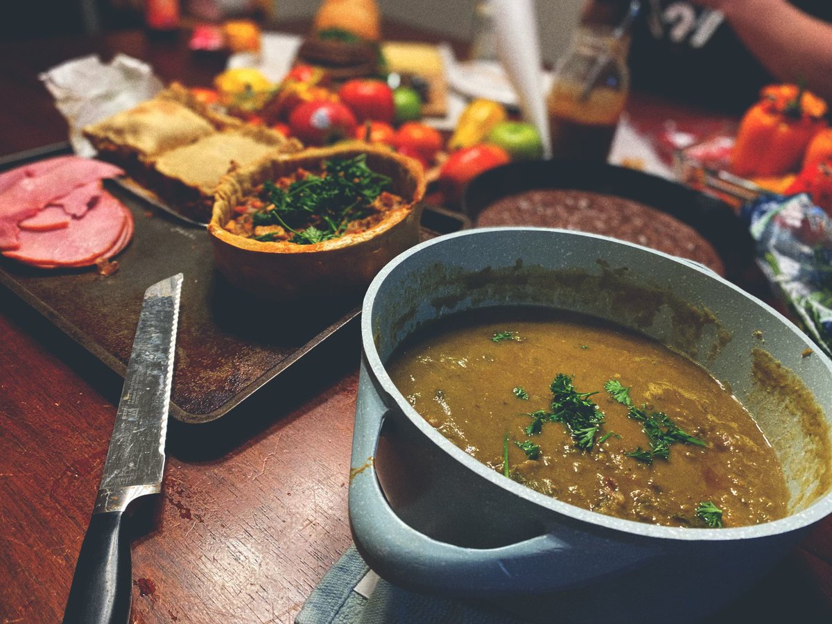 tyteamonarch's tweet photo. For the #HOTDFinale me a couple of friends cooked a grand meal. The intent was to have food representing different House across the 7 kingdoms. Dm if you want details and recipes, made everything from scratch. Thoughts? https://t.co/rKFJsOhzgR