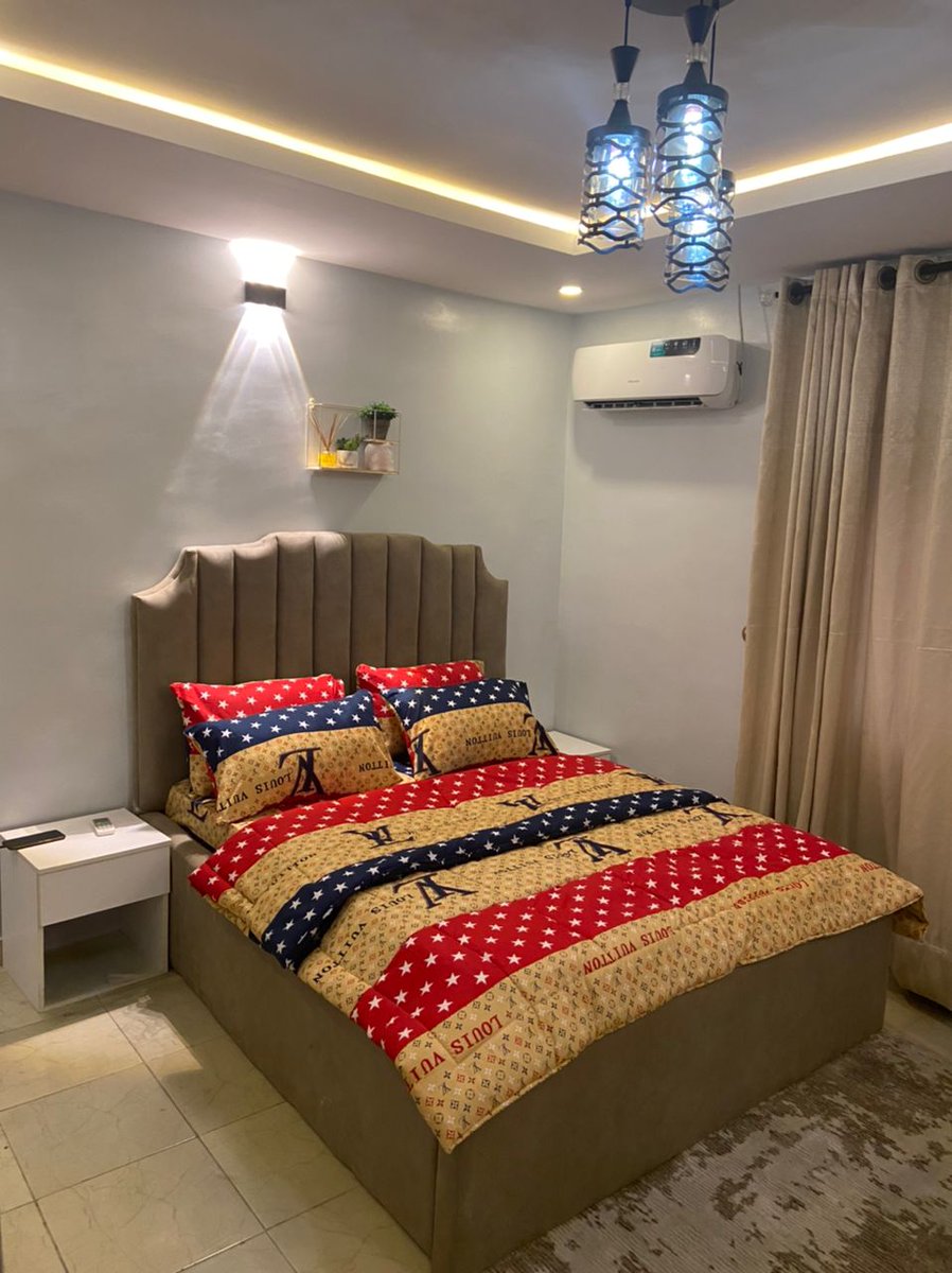 Lands_houses's tweet photo. Single room available for shortlet‼️

Location: Yaba, Lagos state. Close proximity to university of Lagos(UNILAG)

2 days minimum stay price:
Price: 27k

Refundable caution--N20k
For more details: call or Whatsapp+234 8101755342 or 08093178475 https://t.co/wQyLUbIUZC