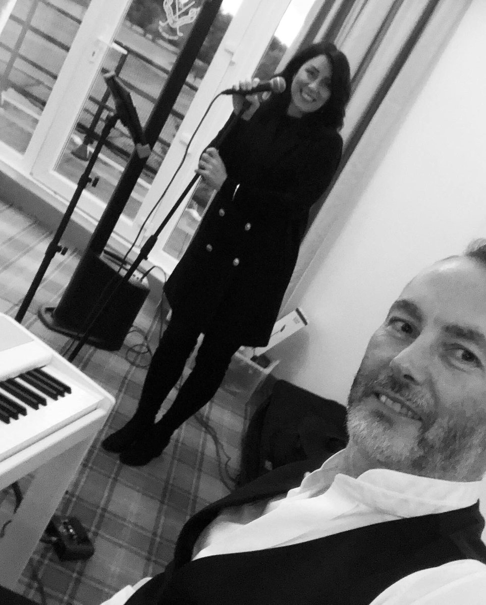 besceneperform's tweet photo. We love gigging - especially when it’s for a good cause #bowelcanceruk https://t.co/VWaMqYtiha