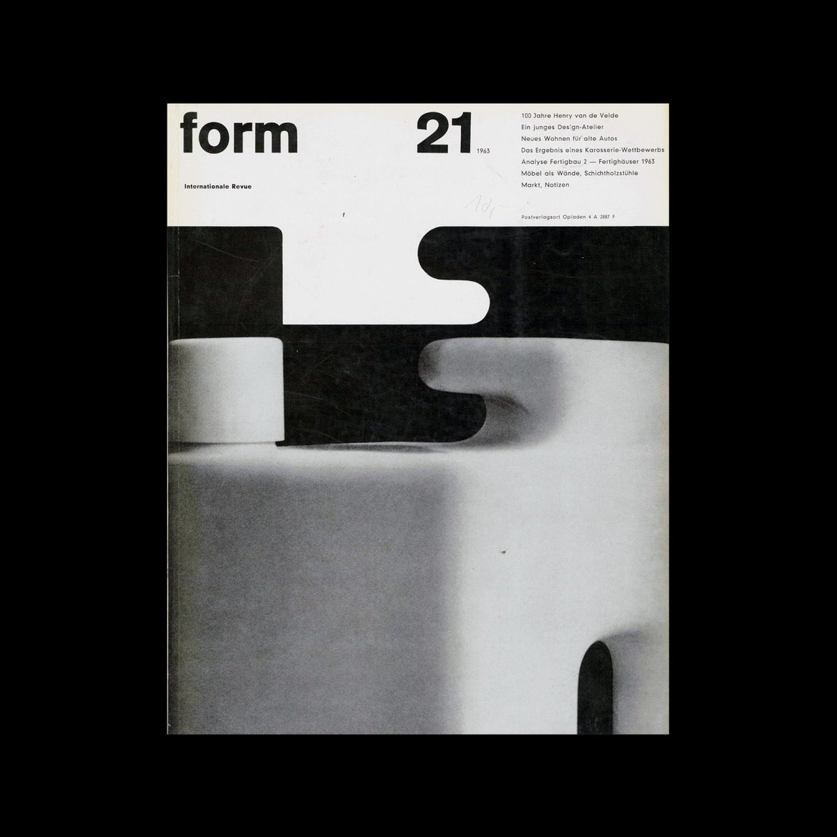 DesignReviewed's tweet photo. Four covers of Form designed by Karl Oskar Blase. Form is a German design and culture publication founded in 1957.  https://t.co/tLIdkZz8Qt #form #karloskarblase #GraphicDesign https://t.co/jnkkbLAyUw