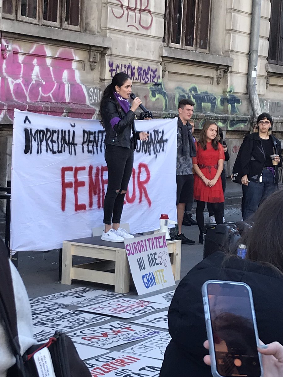 laurenceauer's tweet photo. Marche contre la violence faite aux femmes à #Bucarest organisée par l’ONG @CentrulF 21 ambassades signent l’appel “ensemble pour la sécurité des femmes” #prevention #education #protectionjuridique https://t.co/ziwt3cbxg1