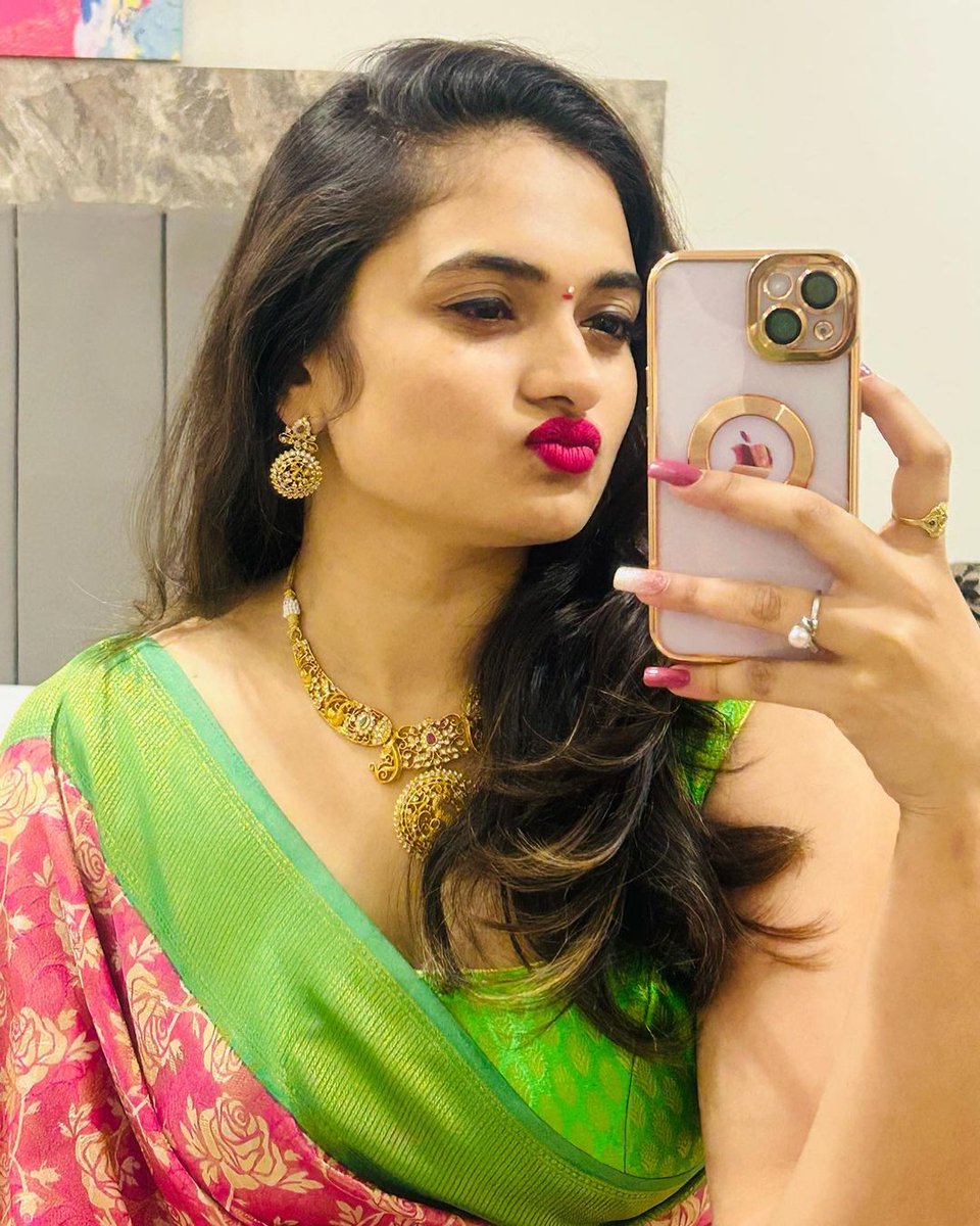 सभी प्यारे कुंवारे दोस्तो को हैप्पी दिवाली.. 💋💋