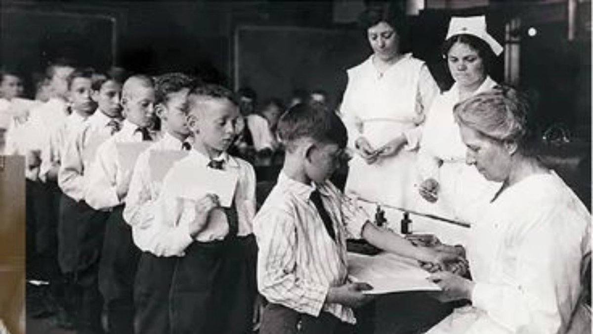 RotaractMadrid's tweet photo. DÍA MUNDIAL CONTRA LA POLIOMIELITIS 
Es una enfermedad altamente infecciosa que ocasiona parálisis para toda la vida y potencialmente la muerte.
👉Generalmente afecta a los niños menores de cinco años. 
👉Se han vacunado a más de 2500 millones de niños en todo el mundo https://t.co/GUXsUVjdLy