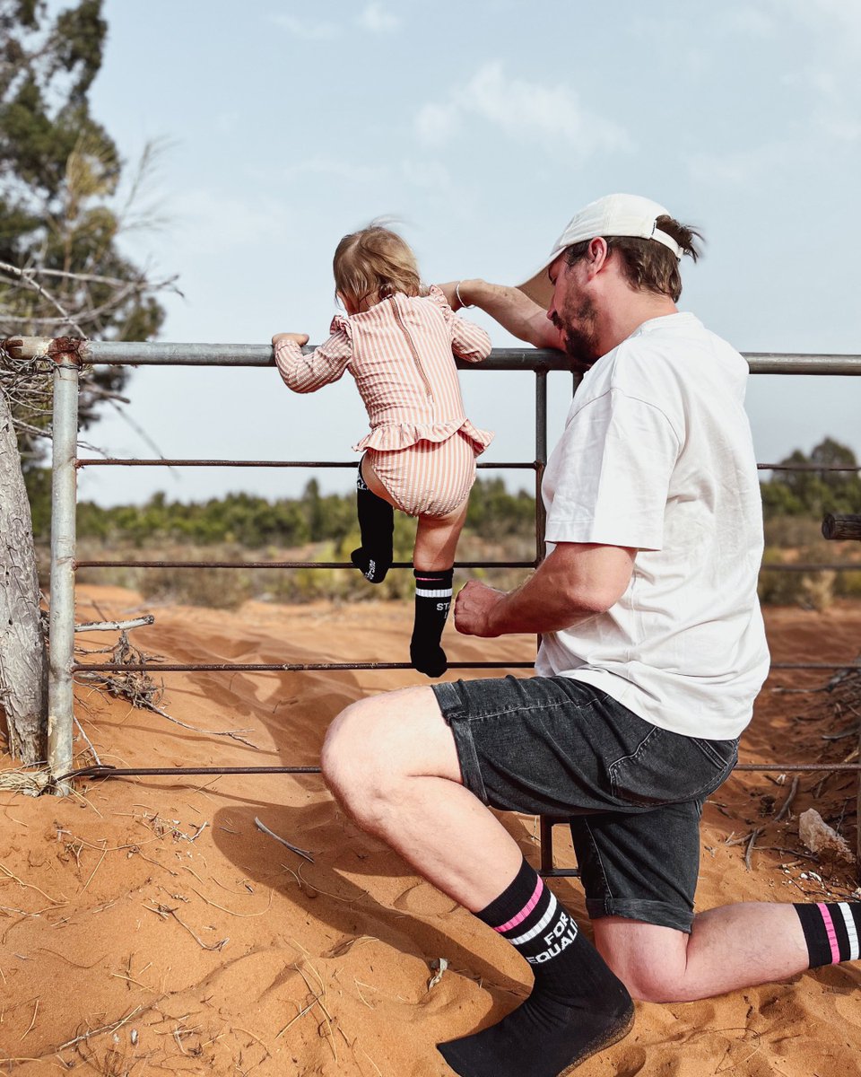 We support the solidarity movement HeforShe by @UNWomen_Germany, to bring more visibility to the equality of all genders. 
We created limited edition socks, which proceeds will go to the good cause.
armedangels.com/de-de/men/prod…
Martin and his daughter are already rocking them.👇